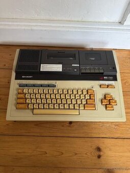 SHARP MZ-700 Personal computer - Historický PC