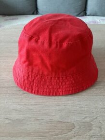 červený klobouček