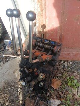 Prodám rozvaděč na hydrauliku