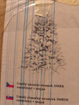 zasněžený vánoční stromeček