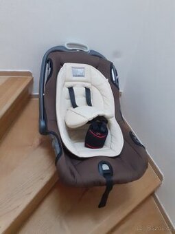 Autosedačka (Vajíčko) zn. Roan - na nošení a na kočárek