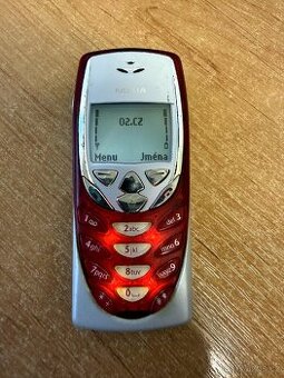 NOKIA 8310 v perfektním stavu se zcela novou baterií