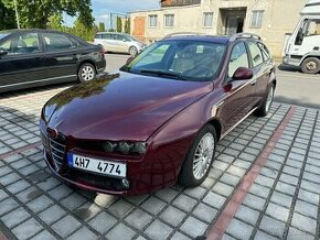 Alfa Romeo 159 1,9 nafta kombi, po servise a STK za 15t.