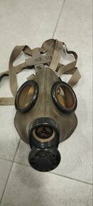 II.světová, Plynová maska s Říšskou Orlicí, zákonem chráněno