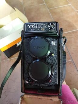 Yashica MAT 124G legendární dvouoká zrcadlovka