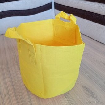 Květináče z netkané textilie 30x25