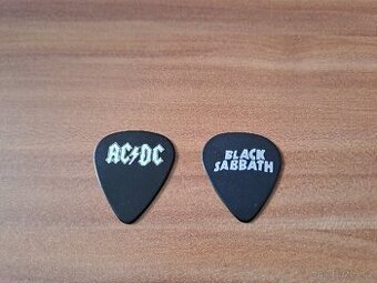 PRODAM DVE TRSATKA AC/DC + BLACK SABBATH - 1