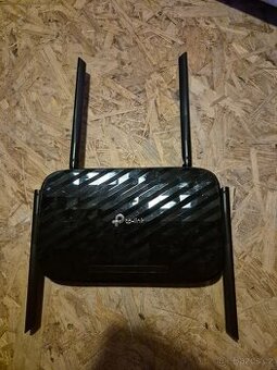 TP-Link EC-225 gigabitový router.