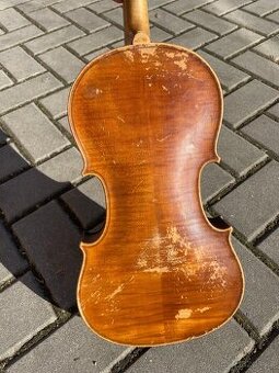Stradivarius housle