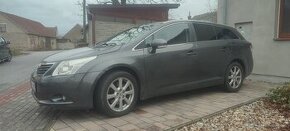 Avensis kombi 110 kW ,2010