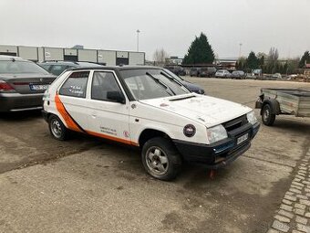 Vyrámovaná kastle Škoda Favorit