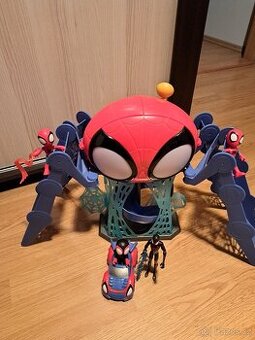 Prodám spideyho základnu+ postavičky Spidey - 1