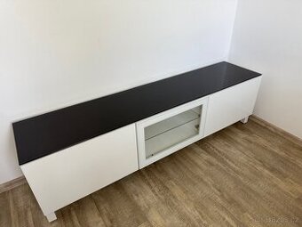 Konferenční stolek pod tv