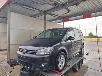 Volkswagen Touran 2015 +4x AluServiska + výpisy z STK