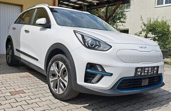 Kia e-Niro 40 kWh 11/2021, 3F, stav nového auta, +DPH