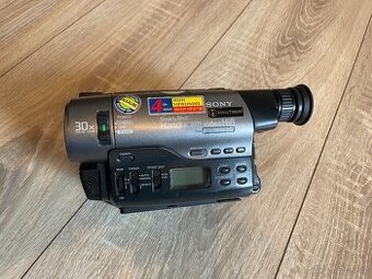 Hi8 kamera Sony CCD-TR810E
