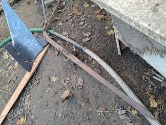 Prodám nastavitelný pluh za malotraktor