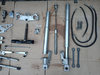 Suzuki GSX-R 1100 - ruzné menší ND