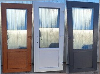 Vchodové dveře 2/3 sklo pruhledne