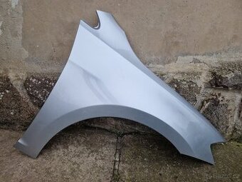 VW GOLF 7 - pravý blatník