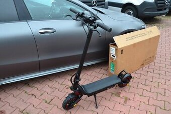 Elektrokoloběžka iScooter W8 s terénními pneumatikami