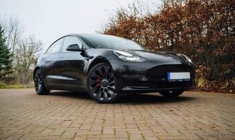 Tesla model 3 - koupím