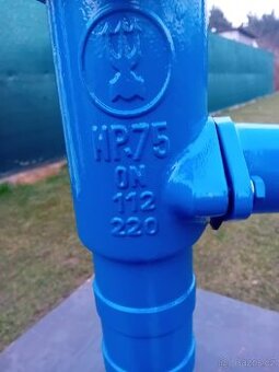 Prodám ruční pumpu na vodu