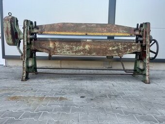 108. Ruční ohýbačka 2000/2