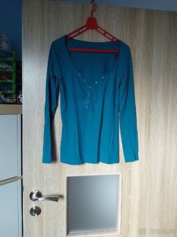 Prodám triko s výstřihem. Značka Basically