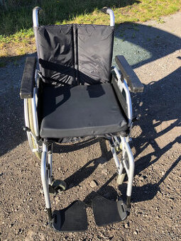 Mechanický invalidní vozík