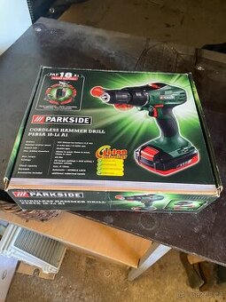 Aku vrtačka s příklepem