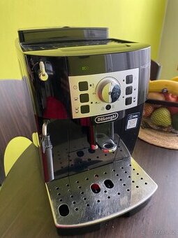 DeLonghi Magnifica S automatický kávovar