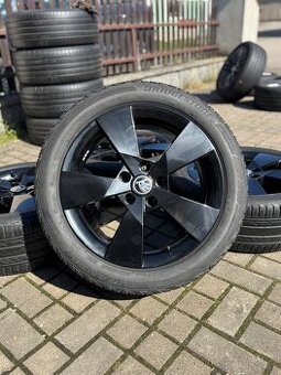 ORIGINÁL Alu Škoda Denom R17, 5x112 - TOP STAV, LETNÍ PNEU