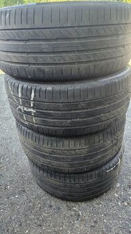 235/40R19