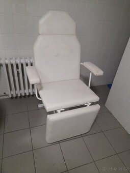 Kosmetické polohovací lehátko