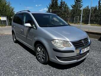 Volkswagen Touran, 2,0 TDI 103kW DSG.