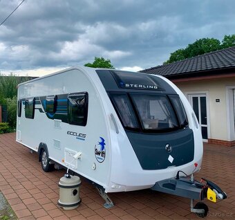 Swift Sterling Eccles Hi-Style 584 MUVER + SOLAR + PŘEDSTAN