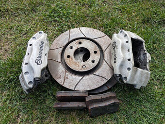 Brembo 4 píst brzdy Saxo/106 + Brembo Max a Ferrodo DS