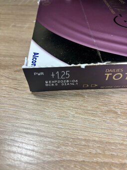 90 kontaktních čoček +1.25