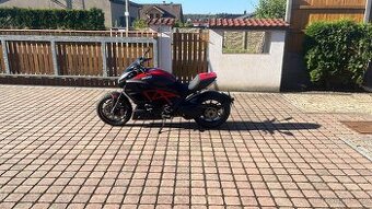 Ducati Diavel Carbon