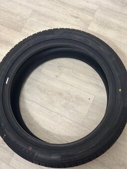 2 ks Pneu 225/45 18 celoroční