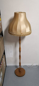 Starožitná stojaca lampa