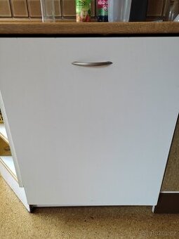 Vestavná myčka Beko -  60cm oužitá