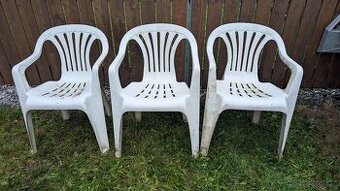 Plastová zahradní židle 3ks (za odvoz)