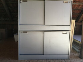 Skříňky a stůl do kanceláře, dětského/studentského pokoje