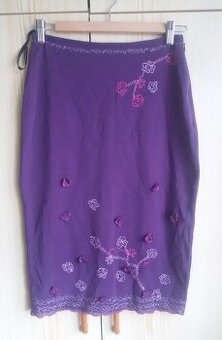 Fialová sukně