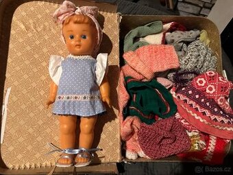 Stara panenka gumotex s oblecky a kufrikem