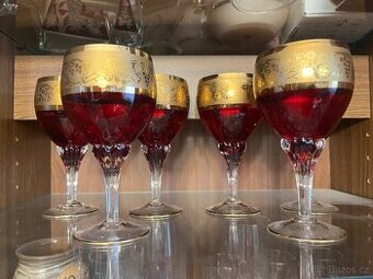 Skleničky na víno