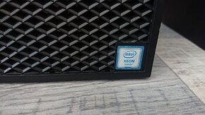 Dell Precision 3630 Xeon 32 GB ram jako nový posledni kus