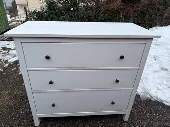 Komoda IKEA Hemens - bíl. mořidlo - 1